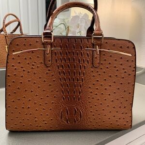 Ladies  faux leather crocodile print handbag